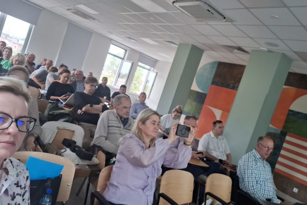 „AI w&nbsp;edukacji w&nbsp;szkolnictwie zawodowym”, to szkolenie które zorganizowaliśmy 14 września 2026 roku z&nbsp;myślą o&nbsp;ambitnej kadrze nauczycieli zawodu w&nbsp;Branżowym Centrum Umiejętności Nr 1 w&nbsp;Dziedzinie Elektryka
